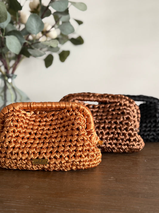 Bolso de mano para fiesta tipo clunch