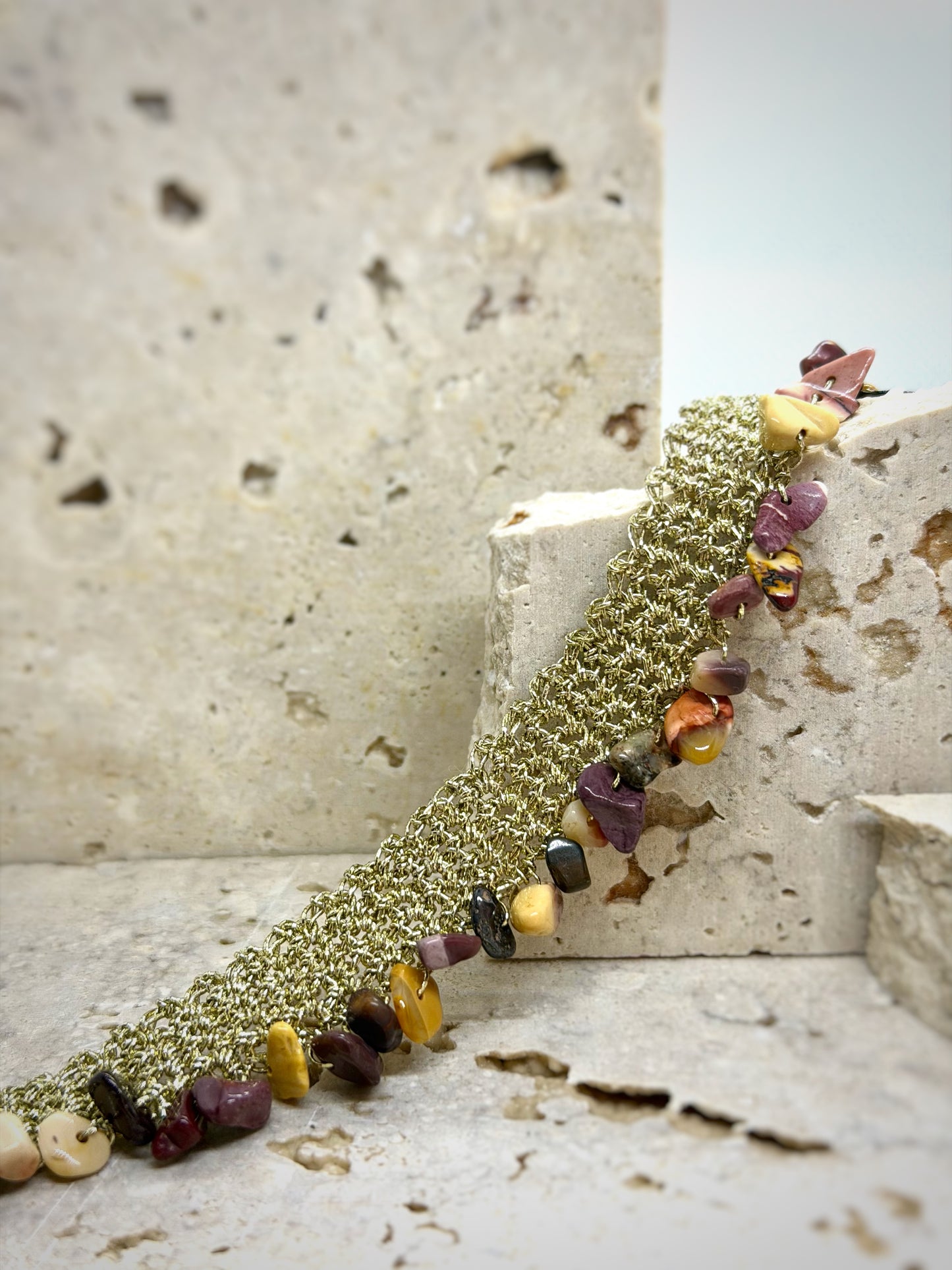 collar dorado minimalista elegante mujer Odelia Chile